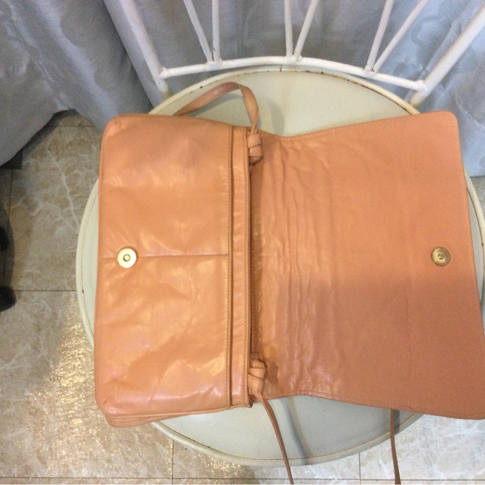 Peach Bag 🍑 - Picture 3 of 5